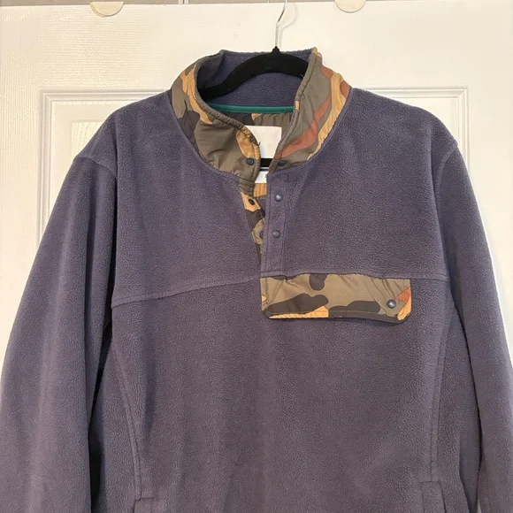 Herschel Supply Company Camo and Green Fleece Pullover - Picture 3 of 7